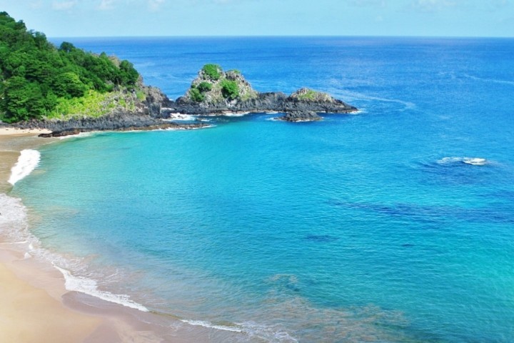 Sicht auf Praia do Sancho, Brasilien