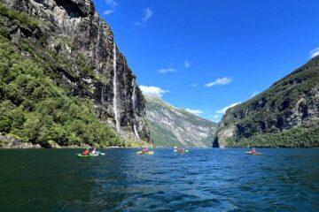 Kajak Fahrer im Fjord